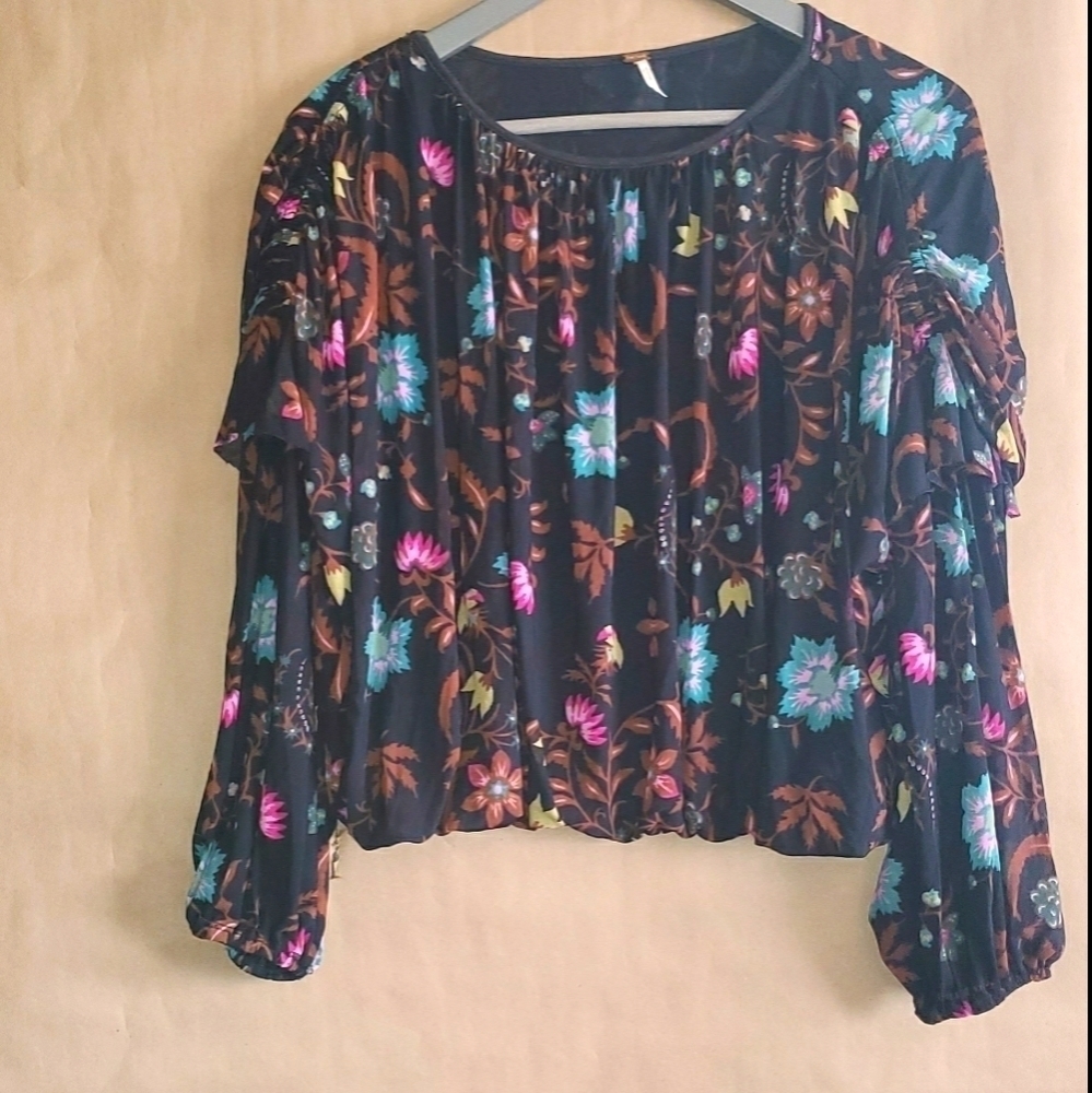 Free People bubble hem blouse Size XS